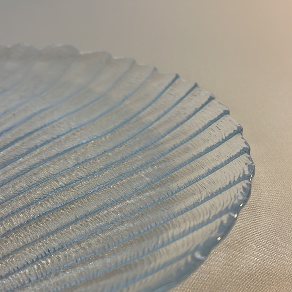 Arcoroc French Glass Sea Shell Serving Platter. - Picture 6 of 10